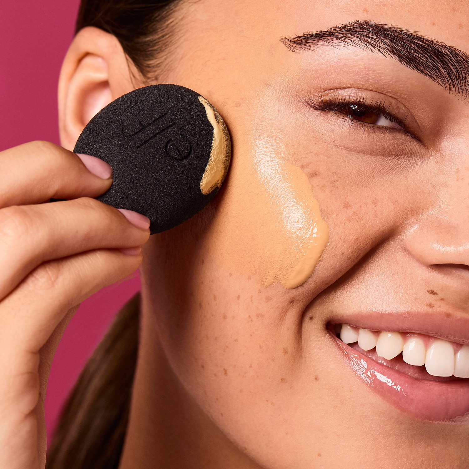E.L.F. BOUNCE & BLUR PRO SPONGE (ESPONJA FACIAL MULTIFUNCIONAL)